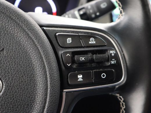 Kia e-Niro DYNAMICPLUSLINE 64 kWh + SCHUIFDAK | CARPLAY | CAMERA | STOEL/STUUURWIELVERW. ActivLease financial lease