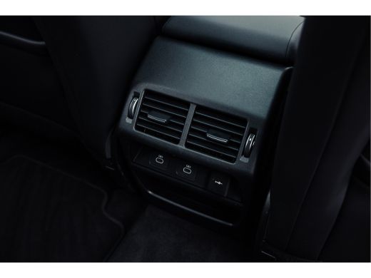 Land Rover Discovery Sport P300e PHEV Dynamic SE | Drive Assist Pack | Panoramadak | Verw voortoelen | Meridian | Leder ActivLease financial lease