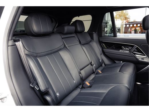 Land Rover Range Rover 3.0 P460e HSE PHEV | 23 Inch Gloss Black | Shadow Pack | El.trekhaak | Pano | Head-up | Softclos ActivLease financial lease