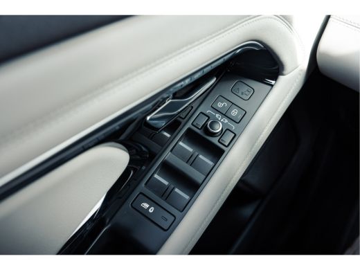 Land Rover Range Rover Evoque P250 AWD R-Dynamic First Edition | Head-Up | 21 Inch | Pano | Meridian Surround | ACC | 360gr Cam... ActivLease financial lease