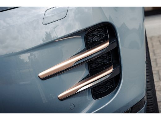 Land Rover Range Rover Evoque P250 AWD R-Dynamic First Edition | Head-Up | 21 Inch | Pano | Meridian Surround | ACC | 360gr Cam... ActivLease financial lease