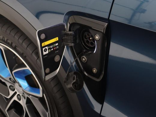 Lynk & Co 01 1.5 Plug In | Panoramadak | Trekhaak | Infinity by Harman | 360 Camera | Adaptive cruise | Stoelv... ActivLease financial lease