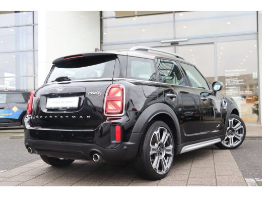 Mini Countryman Cooper S ALL4 Automaat / Panoramadak / JCW Sport Stoel / Achteruitrijcamera / Comfort Access / LE... ActivLease financial lease