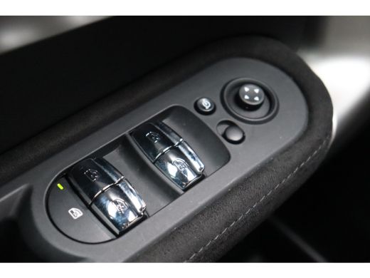 Mini Countryman Cooper S ALL4 Automaat / Panoramadak / JCW Sport Stoel / Achteruitrijcamera / Comfort Access / LE... ActivLease financial lease