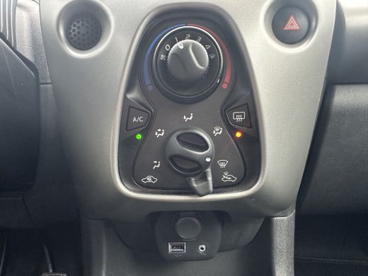Peugeot 108 1.0 e-VTi Active | BLUETOOTH| AIRCO| MISTLAMP VOOR| LED DAGRIJVERLICHTING| ORG. NEDERLANDS| ActivLease financial lease