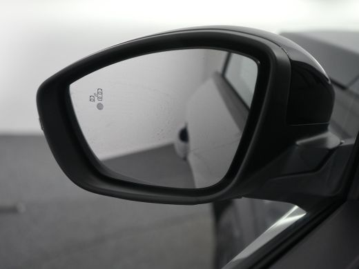 Peugeot 2008 1.2 Hybrid 136 Allure | Airco (automatisch) | Armsteun voor | Lichtmetalen velgen 17" ActivLease financial lease