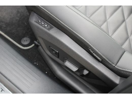 Peugeot 3008 1.2 Hybrid 136 GT | Automaat | Navigatie | Camera | Panorama/schuifdak | Lederen bekleding | 25.0... ActivLease financial lease