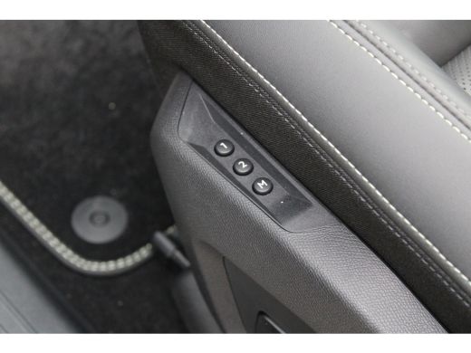 Peugeot 3008 1.2 Hybrid 136 GT | Automaat | Navigatie | Camera | Panorama/schuifdak | Lederen bekleding | 25.0... ActivLease financial lease