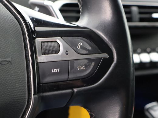 Peugeot 3008 1.2 PT 130 PK AUT. + TREKHAAK | 18 INCH | CAMERA | APPLE CARPLAY ActivLease financial lease