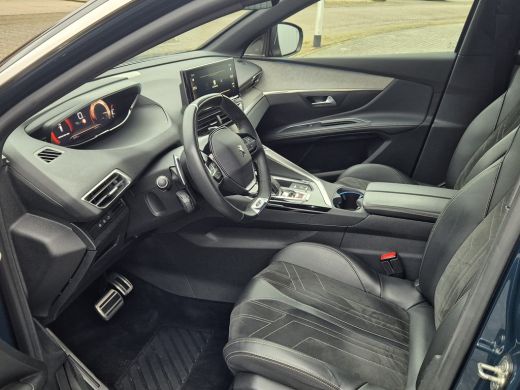 Peugeot 5008 1.2 130PK | GT Pack Business | Camera V + A | Parkersensoren rondom | Leder / Alcantara bekleding... ActivLease financial lease