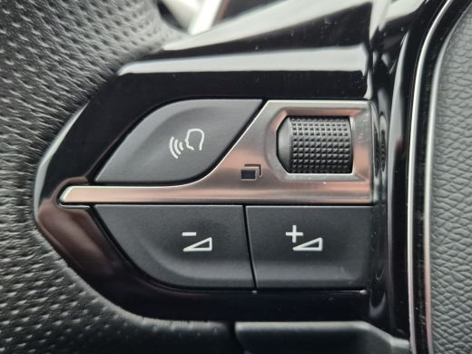 Peugeot 5008 1.2 130PK | GT Pack Business | Camera V + A | Parkersensoren rondom | Leder / Alcantara bekleding... ActivLease financial lease