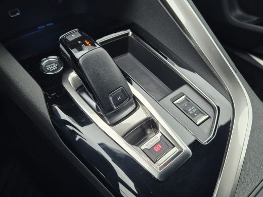 Peugeot 5008 1.2 130PK | GT Pack Business | Camera V + A | Parkersensoren rondom | Leder / Alcantara bekleding... ActivLease financial lease