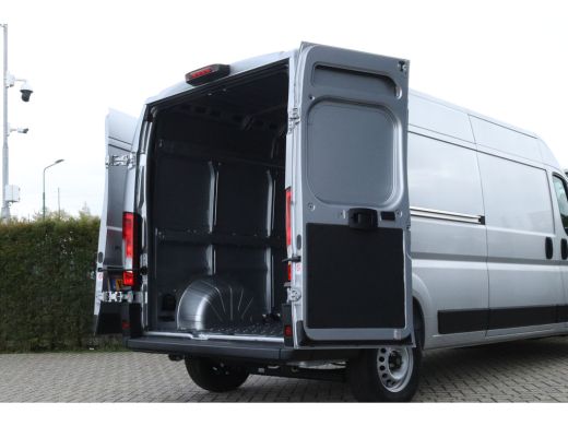 Peugeot Boxer 2.2 BlueHDi 180 S&S L3H2 3.5t | Achteruitrijcamera | Airco | Cruise control ActivLease financial lease