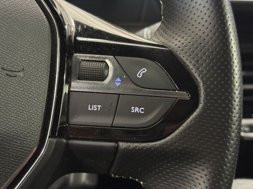 Peugeot e-2008 EV GT 50 kWh 3-FASE | Camera | Leder\Stof | Clima | Cruise | Keyless | 17'' Lichtmetaal | 3D dash... ActivLease financial lease