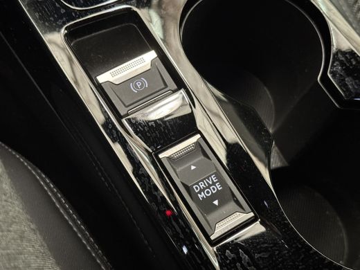 Peugeot e-2008 EV GT 50 kWh 3-FASE | Camera | Leder\Stof | Clima | Cruise | Keyless | 17'' Lichtmetaal | 3D dash... ActivLease financial lease