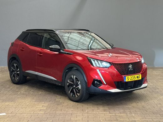 Peugeot e-2008 EV GT 50 kWh 3-FASE | Camera | Leder\Stof | Clima | Cruise | Keyless | 17'' Lichtmetaal | 3D dash... ActivLease financial lease