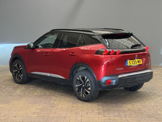 Peugeot e-2008 EV GT 50 kWh 3-FASE | Camera | Leder\Stof | Clima | Cruise | Keyless | 17'' Lichtmetaal | 3D dash... ActivLease financial lease