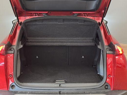 Peugeot e-2008 EV GT 50 kWh 3-FASE | Camera | Leder\Stof | Clima | Cruise | Keyless | 17'' Lichtmetaal | 3D dash... ActivLease financial lease