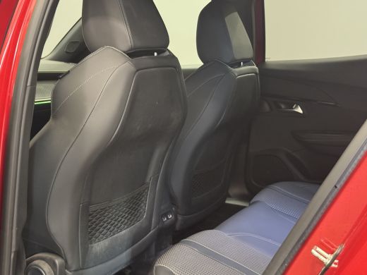 Peugeot e-2008 EV GT 50 kWh 3-FASE | Camera | Leder\Stof | Clima | Cruise | Keyless | 17'' Lichtmetaal | 3D dash... ActivLease financial lease