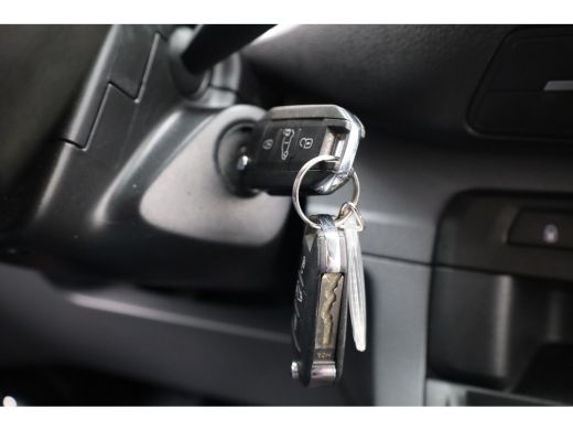 Peugeot e-Expert Long Premium 75 kWh Trekhaak | Cruise | Airco | Carplay | Parkeersensoren | Touchscreen | Houten ... ActivLease financial lease