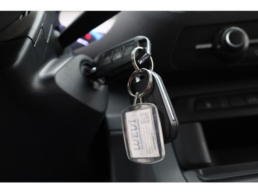 Peugeot e-Expert Long Premium 75 kWh Trekhaak | Cruise | Airco | Carplay | Parkeersensoren | Touchscreen | Houten ... ActivLease financial lease