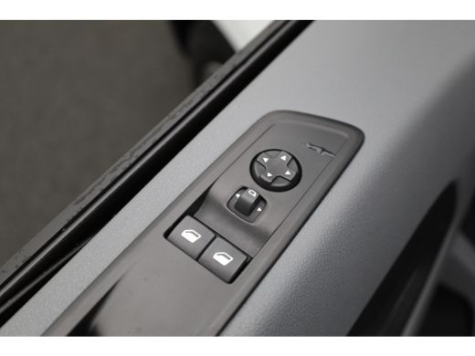 Peugeot e-Expert Long Premium 75 kWh Trekhaak | Cruise | Airco | Carplay | Parkeersensoren | Touchscreen | Houten ... ActivLease financial lease