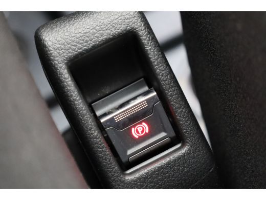 Peugeot e-Expert Long Premium 75 kWh Trekhaak | Cruise | Airco | Carplay | Parkeersensoren | Touchscreen | Houten ... ActivLease financial lease