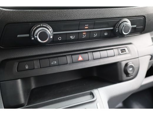 Peugeot e-Expert Long Premium 75 kWh Trekhaak | Cruise | Airco | Carplay | Parkeersensoren | Touchscreen | Houten ... ActivLease financial lease