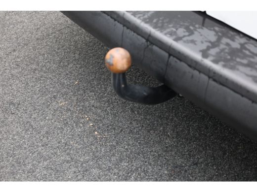 Peugeot e-Expert Long Premium 75 kWh Trekhaak | Cruise | Airco | Carplay | Parkeersensoren | Touchscreen | Houten ... ActivLease financial lease