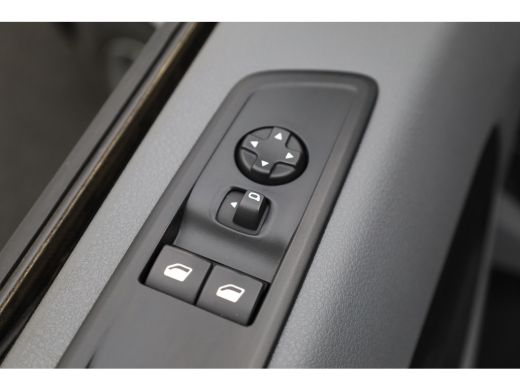 Peugeot e-Expert Long Premium 75 kWh Trekhaak | Houten Vloer | Carplay | Airco | Cruise | DAB | Parkeersensoren | ... ActivLease financial lease