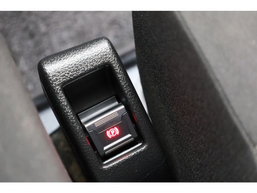 Peugeot e-Expert Long Premium 75 kWh Trekhaak | Houten Vloer | Carplay | Airco | Cruise | DAB | Parkeersensoren | ... ActivLease financial lease