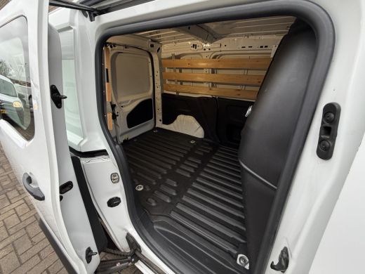 Peugeot Partner 1.2 PureTech 111PK Benzine Premium CarPlay/cruice control/navi ActivLease financial lease