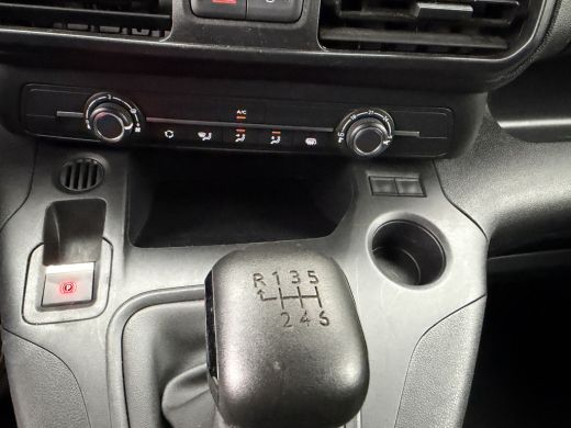 Peugeot Partner 1.2 PureTech 111PK Benzine Premium CarPlay/cruice control/navi ActivLease financial lease