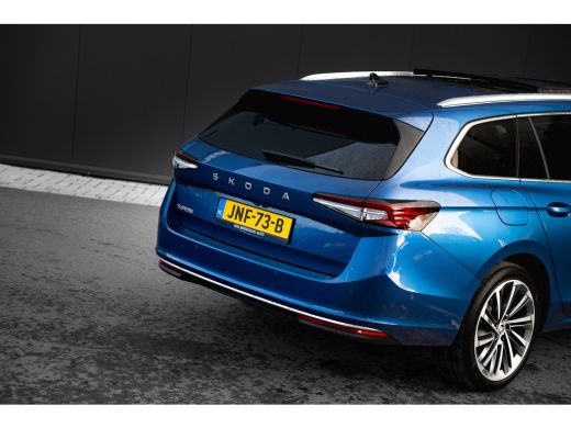 Skoda Superb Combi 1.5 TSI 150 PK MHEV Lauren & Klement Panoramadak | Trekhaak | Massage functie | Keyless | A... ActivLease financial lease