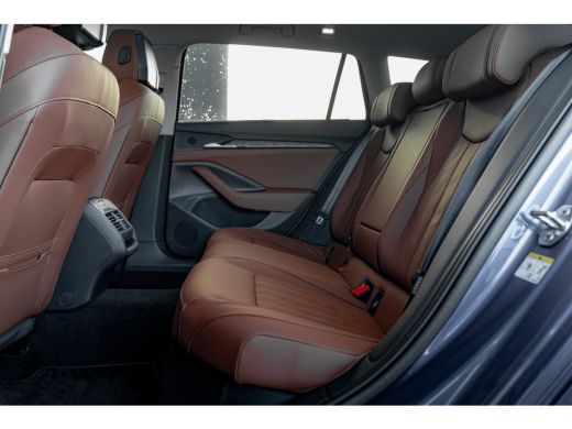 Skoda Superb Combi 1.5 TSI 150 PK MHEV Lauren & Klement Panoramadak | Trekhaak | Massage functie | Keyless | A... ActivLease financial lease