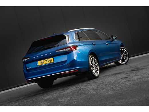 Skoda Superb Combi 1.5 TSI 150 PK MHEV Lauren & Klement Panoramadak | Trekhaak | Massage functie | Keyless | A... ActivLease financial lease