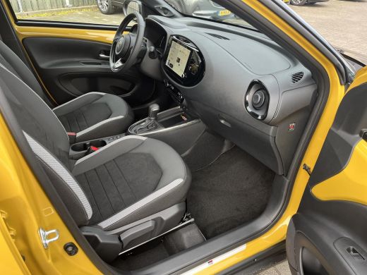 Toyota Aygo Hybrid 115 GR Sport | Apple CarPlay/Android auto | Achteruitrijcamera | Verwarmde voorstoelen ActivLease financial lease