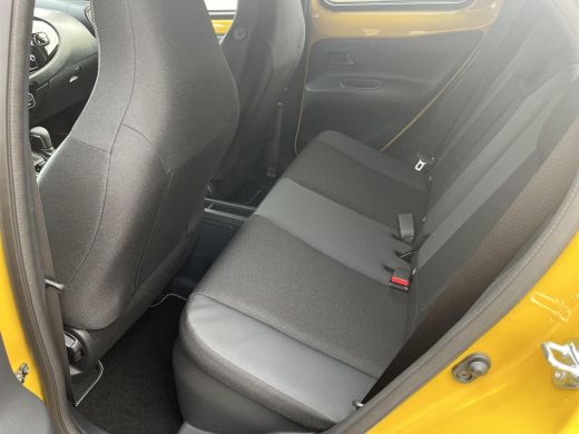 Toyota Aygo Hybrid 115 GR Sport | Apple CarPlay/Android auto | Achteruitrijcamera | Verwarmde voorstoelen ActivLease financial lease