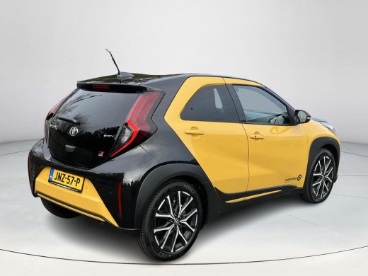 Toyota Aygo Hybrid 115 GR Sport | Apple CarPlay/Android auto | Achteruitrijcamera | Verwarmde voorstoelen ActivLease financial lease