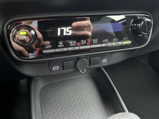 Toyota Aygo Hybrid 115 play | Uit voorraad leverbaar | &euro; 500 extra inruilwaarde | ActivLease financial lease