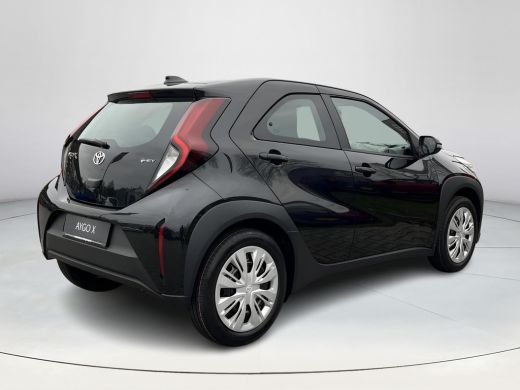 Toyota Aygo Hybrid 115 play | Uit voorraad leverbaar | &euro; 500 extra inruilwaarde | ActivLease financial lease