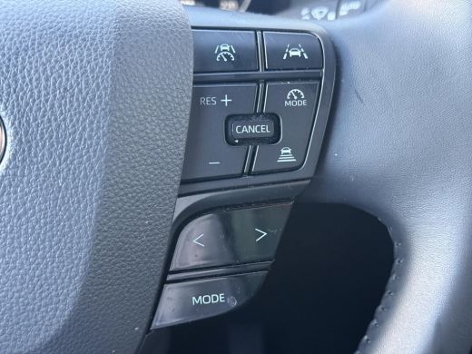 Toyota C-HR 1.8 Hybrid 140 Dynamic **DODEHOEK DETECTIE/ KEYLESS/ PARKERSENSOREN/ GARANTIE** ActivLease financial lease