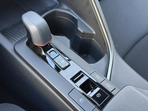 Toyota C-HR 1.8 Hybrid 140 Dynamic **DODEHOEK DETECTIE/ KEYLESS/ PARKERSENSOREN/ GARANTIE** ActivLease financial lease