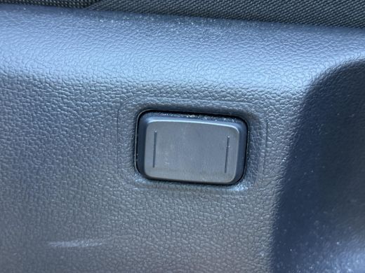 Toyota C-HR 1.8 Hybrid 140 Dynamic **DODEHOEK DETECTIE/ KEYLESS/ PARKERSENSOREN/ GARANTIE** ActivLease financial lease