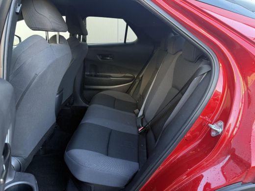 Toyota C-HR 1.8 Hybrid 140 Dynamic **DODEHOEK DETECTIE/ KEYLESS/ PARKERSENSOREN/ GARANTIE** ActivLease financial lease