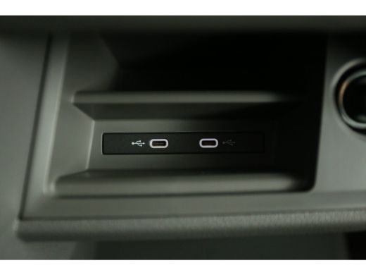 Volkswagen Crafter 2.0 TDI DSG Highline Exclusive L3H3 | Facelift Model | BPM Vrij | Virtual | 3000KG Trekgew. | Tre... ActivLease financial lease