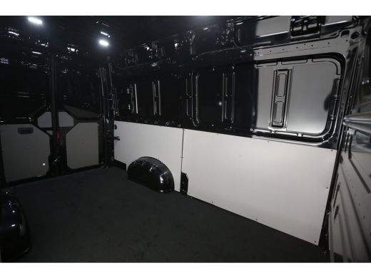 Volkswagen Crafter 2.0 TDI DSG Highline Exclusive L3H3 | Facelift Model | BPM Vrij | Virtual | 3000KG Trekgew. | Tre... ActivLease financial lease