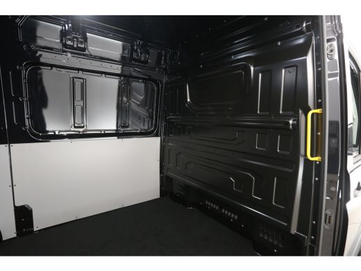 Volkswagen Crafter 2.0 TDI DSG Highline Exclusive L3H3 | Facelift Model | BPM Vrij | Virtual | 3000KG Trekgew. | Tre... ActivLease financial lease