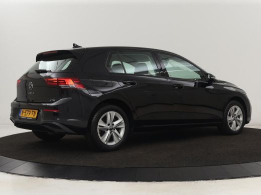 Volkswagen Golf 1.5 eTSI Life | Stoelverwarming | Carplay | Massage | Adaptive cruise | Navigatie | Sfeerverlicht... ActivLease financial lease