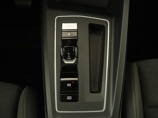 Volkswagen Golf 1.5 eTSI Life | Stoelverwarming | Carplay | Massage | Adaptive cruise | Navigatie | Sfeerverlicht... ActivLease financial lease